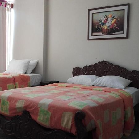 Residencial El Sol De Los Pinos Bed & Breakfast Trujillo Eksteriør bilde