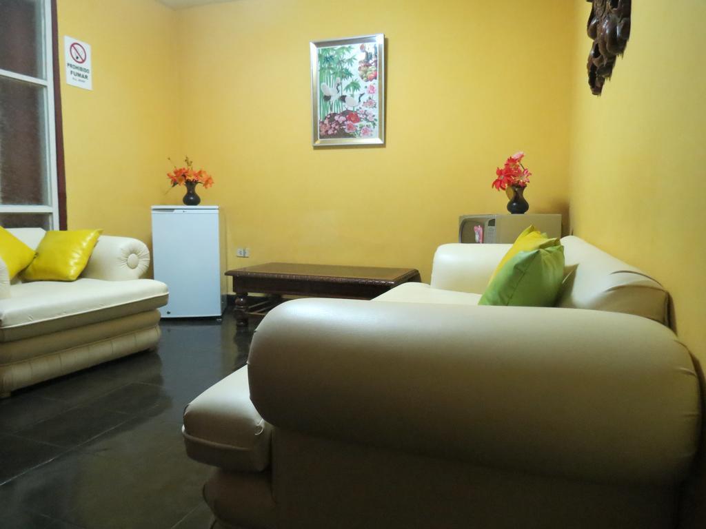Residencial El Sol De Los Pinos Bed & Breakfast Trujillo Eksteriør bilde