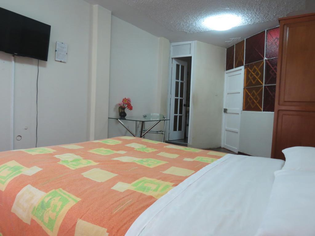 Residencial El Sol De Los Pinos Bed & Breakfast Trujillo Eksteriør bilde
