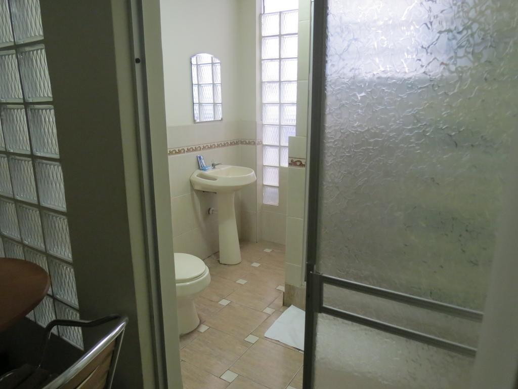 Residencial El Sol De Los Pinos Bed & Breakfast Trujillo Eksteriør bilde