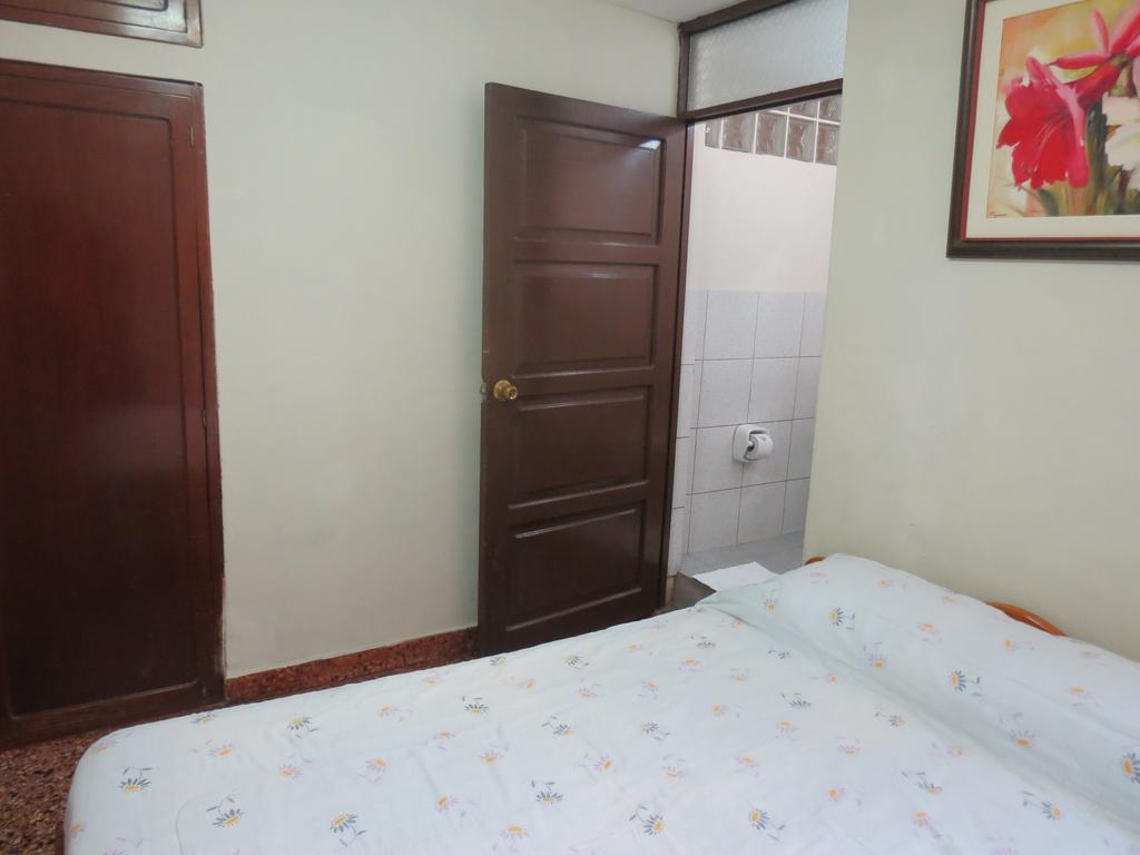 Residencial El Sol De Los Pinos Bed & Breakfast Trujillo Eksteriør bilde