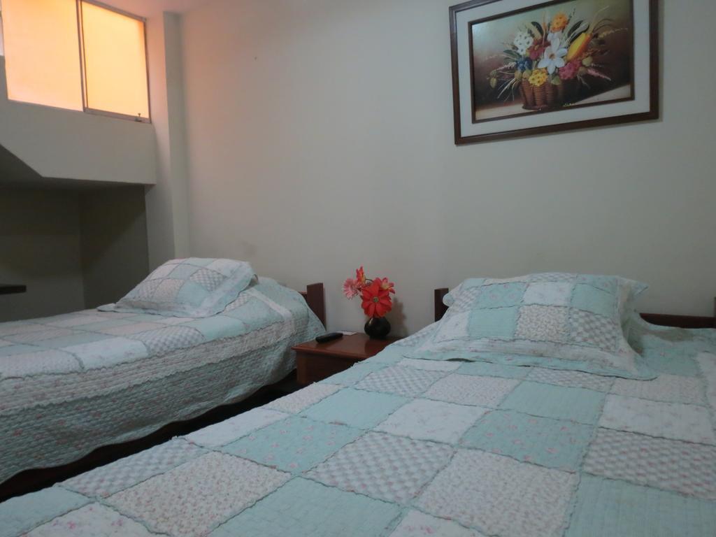 Residencial El Sol De Los Pinos Bed & Breakfast Trujillo Eksteriør bilde