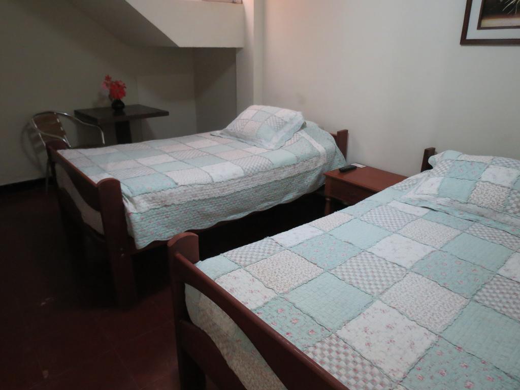 Residencial El Sol De Los Pinos Bed & Breakfast Trujillo Eksteriør bilde