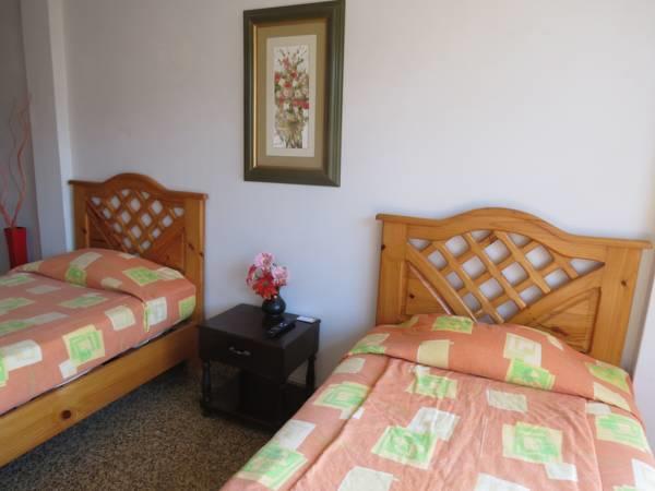 Residencial El Sol De Los Pinos Bed & Breakfast Trujillo Eksteriør bilde