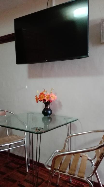 Residencial El Sol De Los Pinos Bed & Breakfast Trujillo Eksteriør bilde