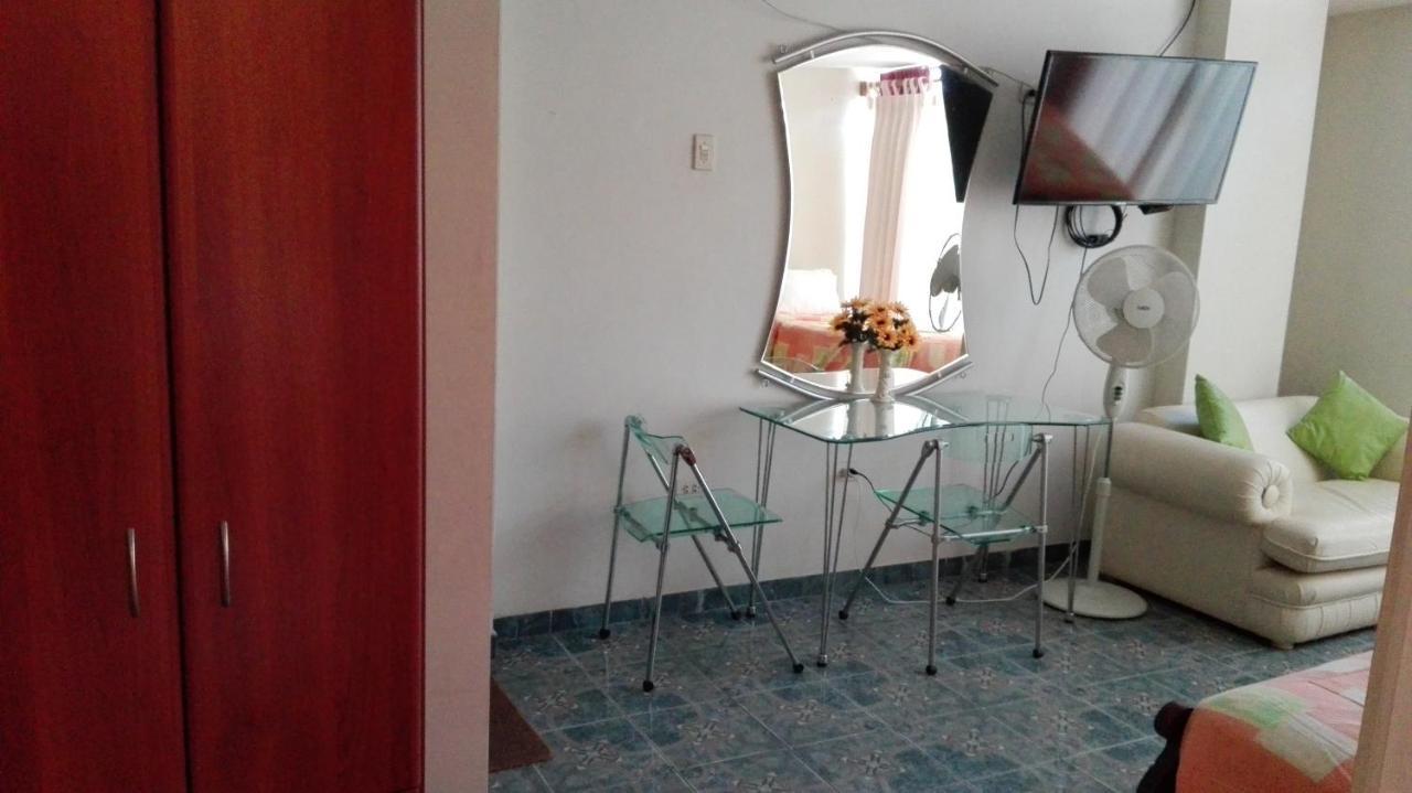 Residencial El Sol De Los Pinos Bed & Breakfast Trujillo Eksteriør bilde